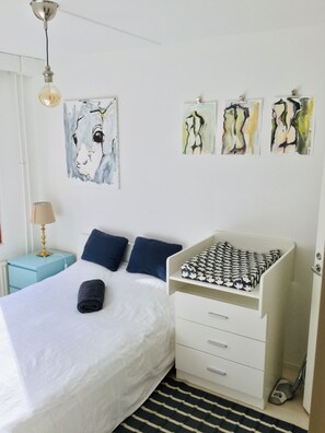 City Apartment | Iron/ironing board, rollaway beds, free WiFi, bed sheets