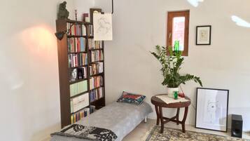 Kaupunkihuoneisto | Silitysrauta/-lauta, lisävuoteet, ilmainen Wi-Fi, vuodevaatteet