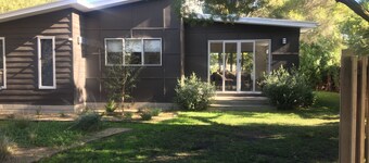 Scandinavian inspired - Linen, Secure Yard, Pets