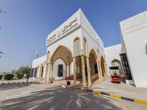 Exterior - CAPITAL O133 Al Sawadi Beach Resort & Spa (Barka)