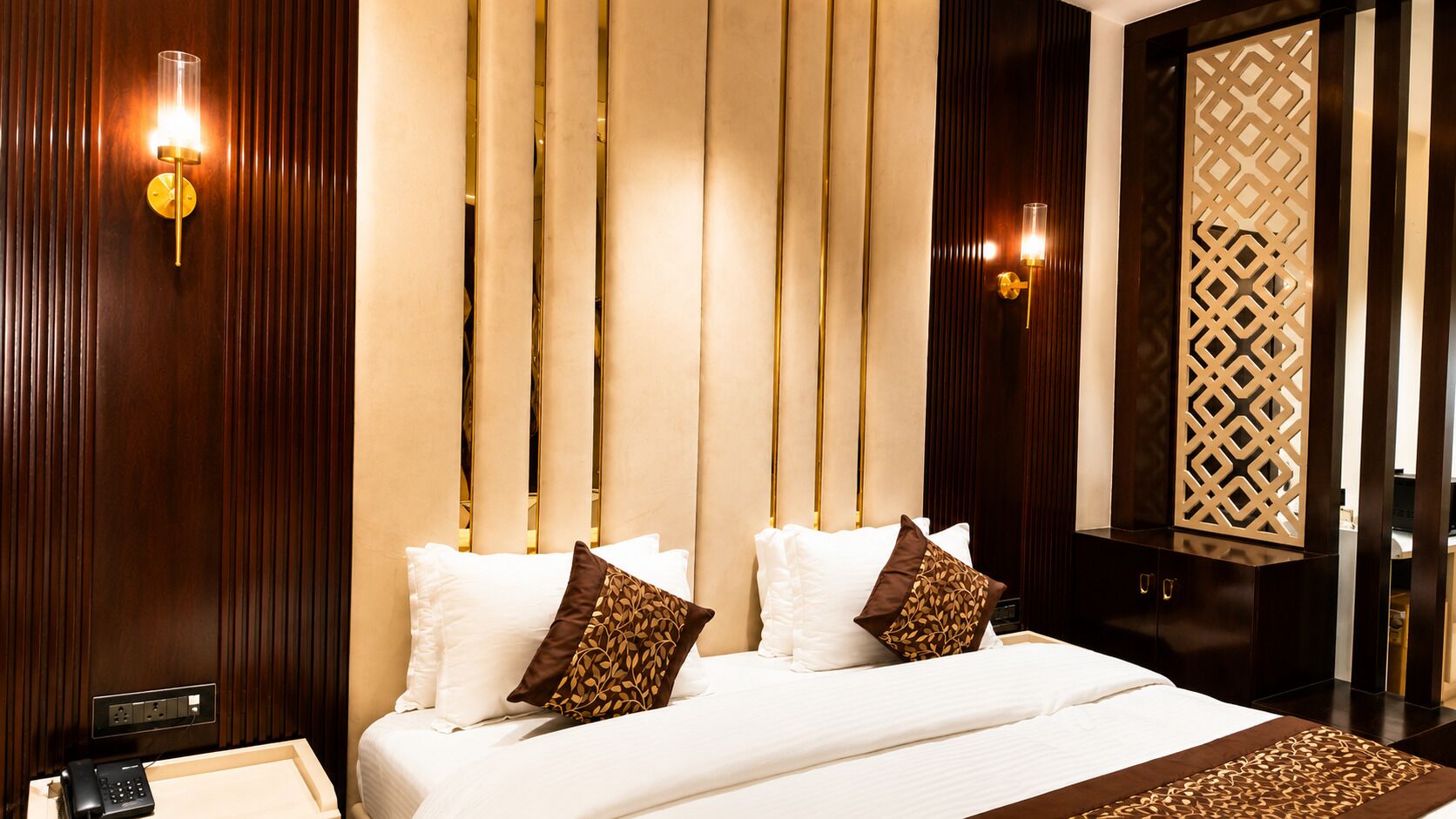 Suite | Living area | Flat-screen TV
