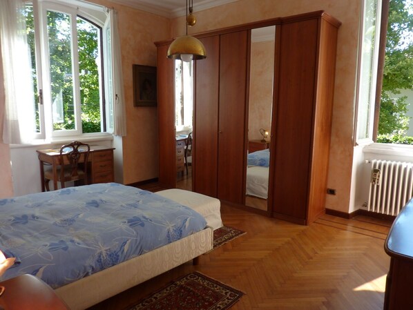 2 chambres, coffre-fort, accès au Wi-Fi (inclus), literie fournie
