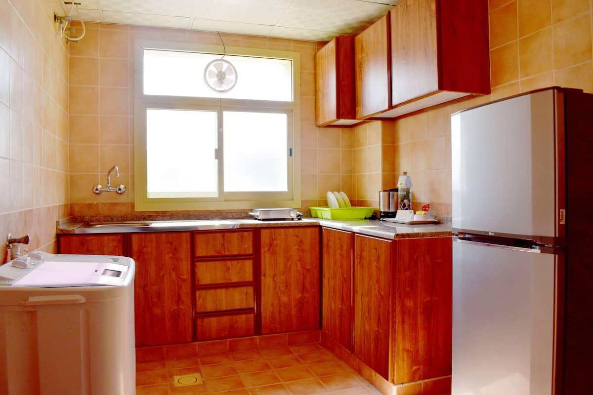 fridge, oven, stovetop, electric kettle