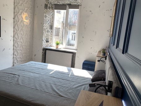 Design Apartment, 1 King Bed with Sofa bed | Iron/ironing board, free WiFi, bed sheets