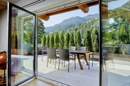 Deluxe-Apartment, 3 Schlafzimmer, Terrasse (incl. 198 EUR cleaning fee) | Terrace/patio