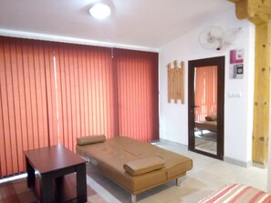 1 chambre, fer et planche à repasser, accès Internet, draps fournis