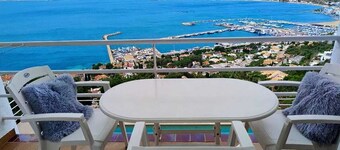 Appt in villa panoramic sea view 180 °, clim., Swimming pool