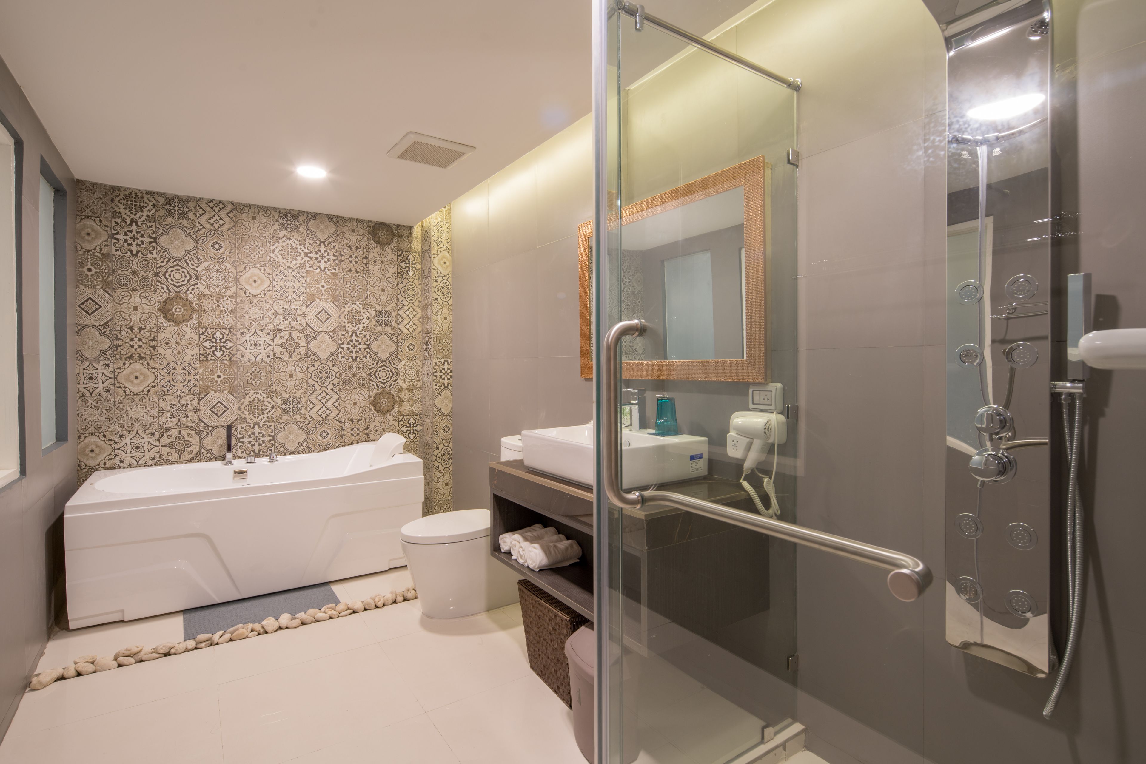 family room | jetted bathtub