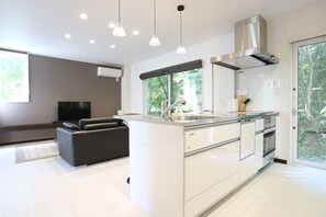 Private kitchen - Condor House Hakuba (Hakuba)