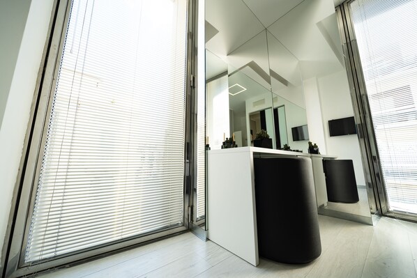 Chambre Standard Double ou avec lits jumeaux, vue ville | Équipements de la chambre