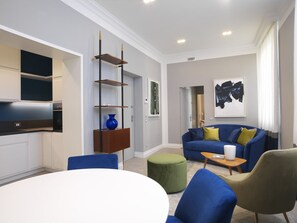 Interior - GOLDEN DRAGON SUITES 102 (Firenze)