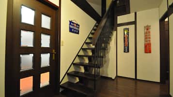 Family House, 5 Bedrooms | Living area