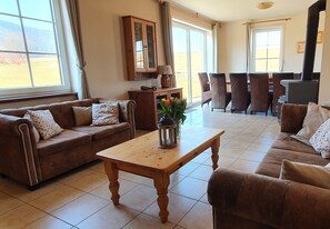 TV, fireplace, foosball, table tennis