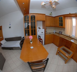 Bureau, Wi-Fi gratuit, draps fournis