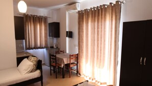 Triple Room, Balcony