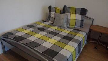 City-Apartment | Wohnbereich | Flachbildfernseher