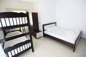 1 bedroom, desk, iron/ironing board, free WiFi