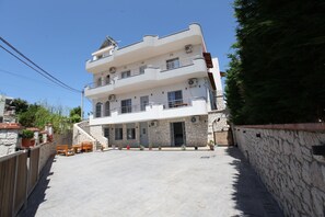 Front of property - Vila Anhel (Ksamil)