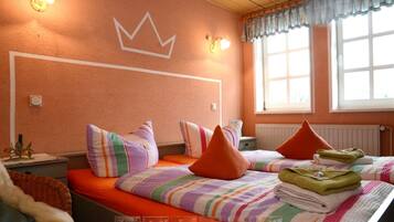Habitación con 1 cama matrimonial o 2 individuales | Insonorización, wifi y ropa de cama