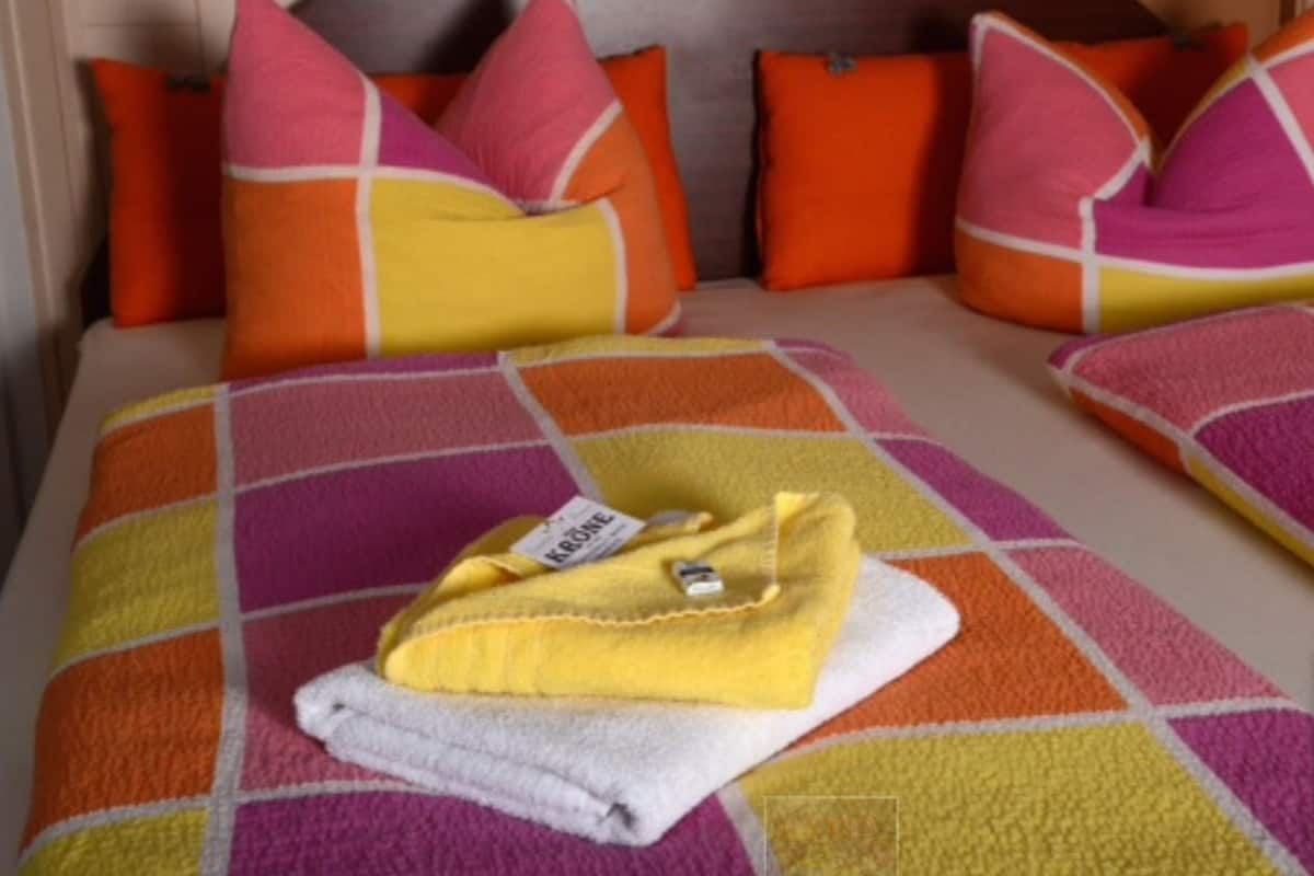 Suite | Soundproofing, WiFi (surcharge), bed sheets