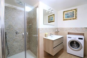 Departamento, 2 habitaciones, para fumadores, Terraza | Baño | Regadera, secadora de cabello, bidet, toallas 
