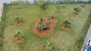 Deluxe Apartment, 3 Bedrooms, Garden View | Garden view - Appartement Luxueux à Rabat (Salé)