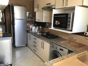 Appartement Deluxe, 3 chambres, vue sur le jardin | Intérieur de l’entrée