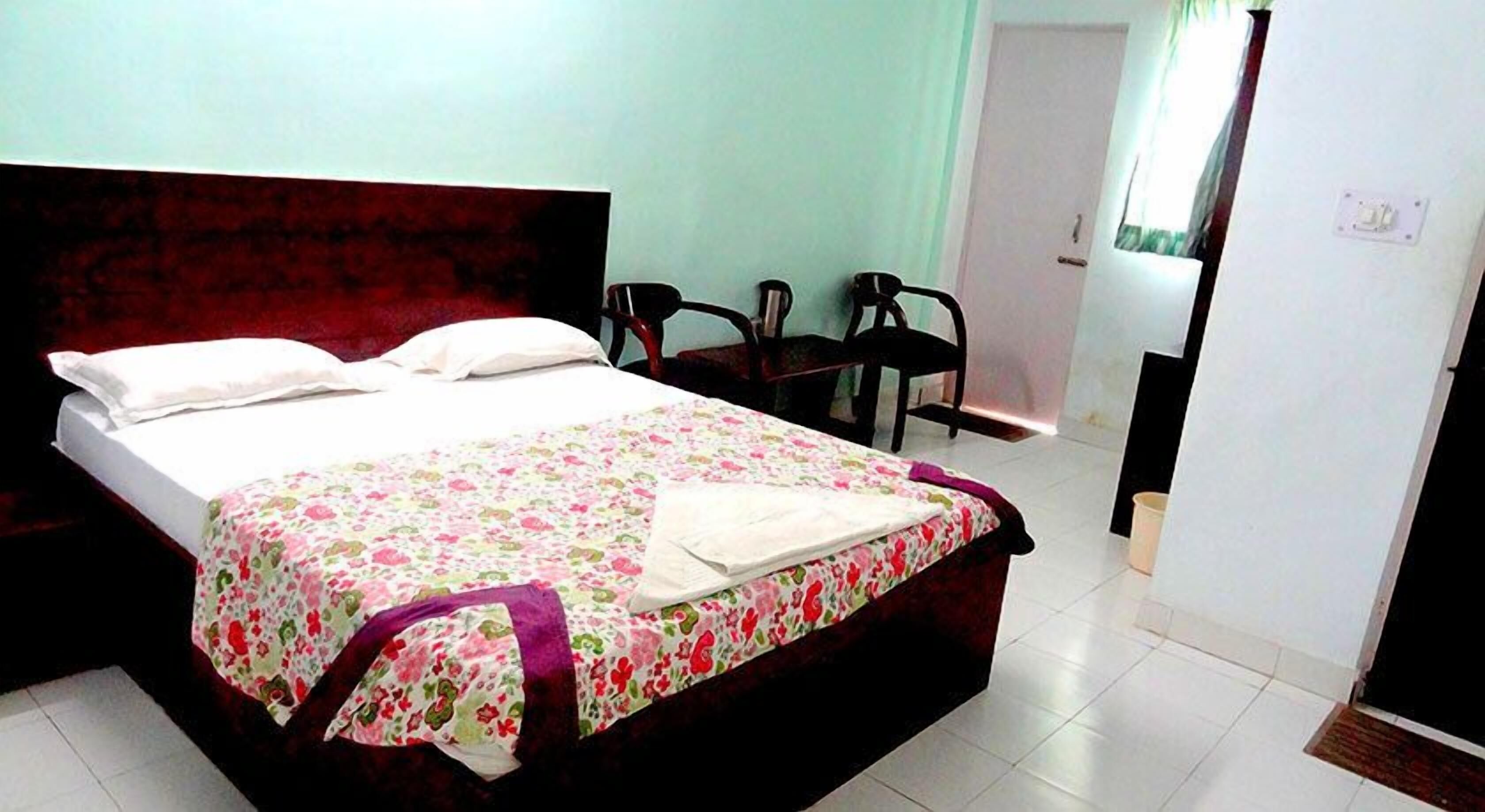 1 bedroom, desk, free WiFi, bed sheets