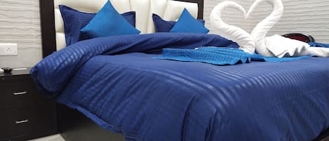 1 habitación, escritorio, wifi gratis y ropa de cama