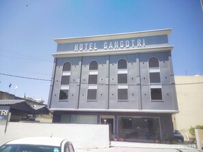 숙박 시설 정면