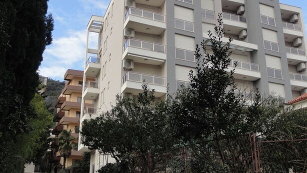 Unclassified image, 1 of 18, button - Center Apartment C 18 (Budva)