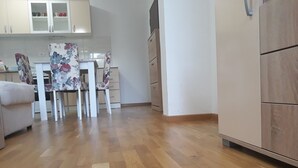 Unclassified image, 3 of 18, button - Center Apartment C 18 (Budva)