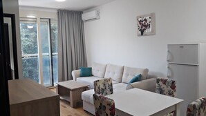 Unclassified image, 4 of 18, button - Center Apartment C 18 (Budva)