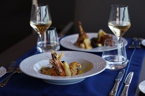 2 restaurants, Italian cuisine