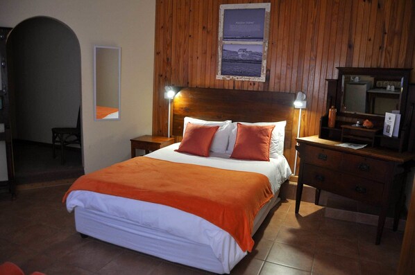 Habitación doble familiar | Wifi gratis y ropa de cama 