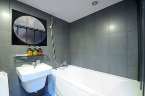 Premier Room, Non Smoking | Bathroom | Combined shower/tub, free toiletries, hair dryer, bathrobes