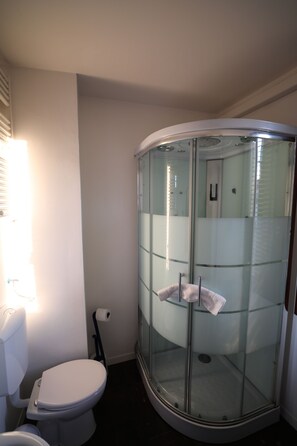 Superior Double or Twin Room, Balcony | Bathroom | Free toiletries, hair dryer, bidet, towels - Lovely Apartment In Venice (Venice)