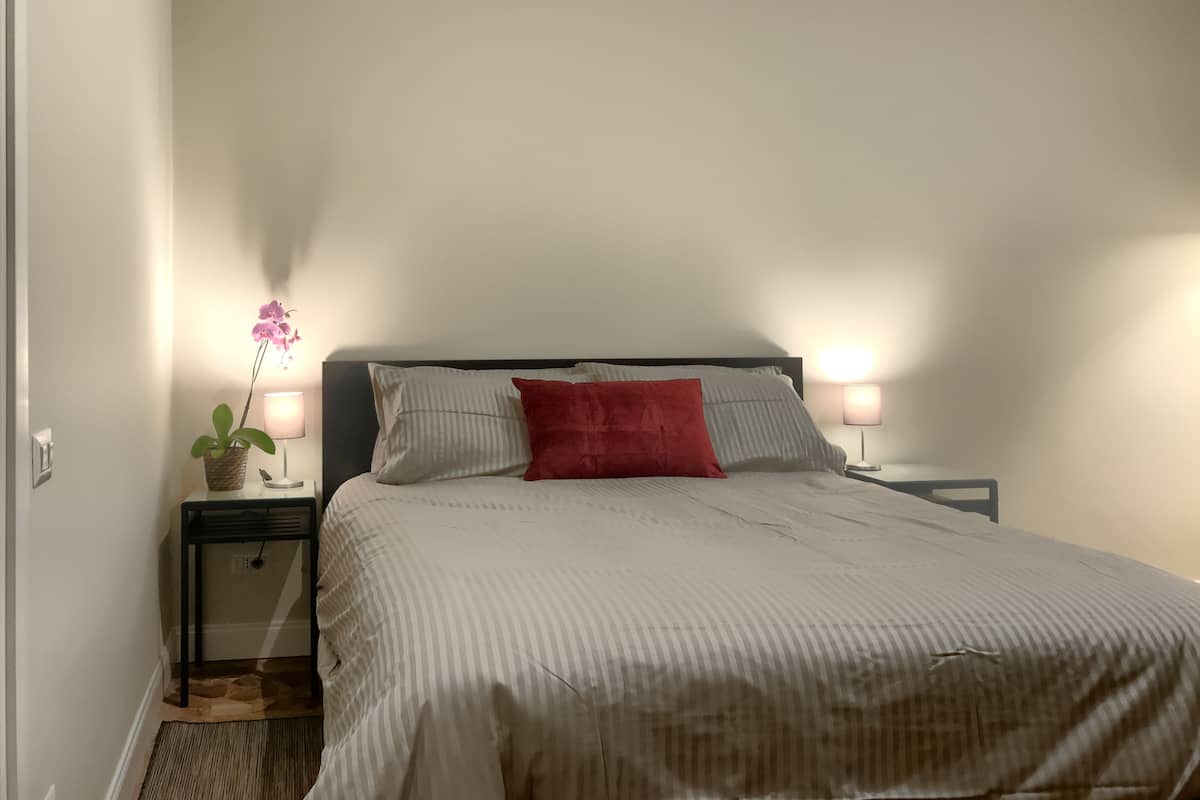 Chambre Confort, vue ville (sh2) | Literie de qualité supérieure, couette en duvet d'oie, minibar