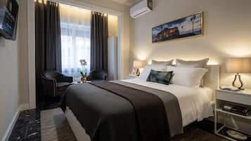 Quarto básico, vista para a cidade (sh3) | Roupas de cama premium, edredons de pluma, frigobar, cortinas blackout