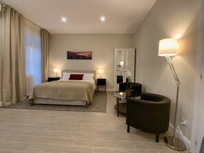 Comfort Room, Courtyard View (sh1) | Premium bedding, down duvets, minibar, blackout curtains