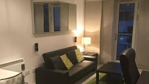 Interior - City Quadrant One Bedroom Apartment (Newcastle-upon-Tyne)