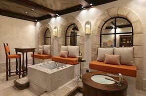 Couples treatment rooms, sauna, hot tub, steam room, Turkish bath - Airelles Val d’Isère , Le Brussel's (Val-d'Isere)