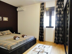 Family Cabin, Courtyard View - Center Budva Holiday Home (Budva)