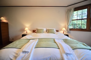 Appartement, 6 chambres | 6 chambres, fer et planche à repasser, accès au Wi-Fi (inclus)