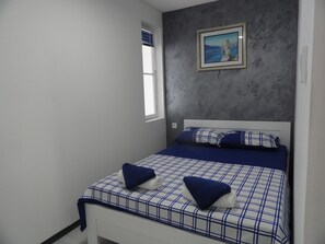 Family Cottage, Mountain View | Iron/ironing board, free cribs/infant beds, free WiFi, bed sheets - Petrovac Holiday House with pool (Petrovac)