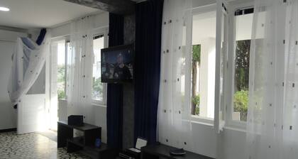 Petrovac Holiday House with pool