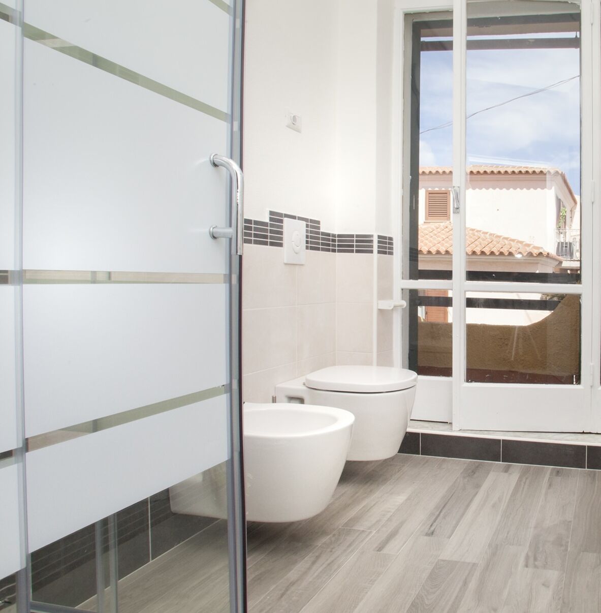 Doppelzimmer | Badezimmer | Dusche, Haartrockner, Bidet, Handtücher