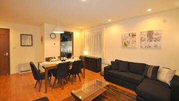 公寓, 3 间卧室 (Villa 1) | 起居区 | 电视