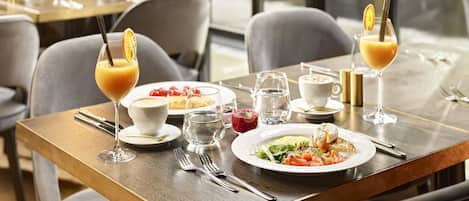 Buffet déjeuner (21 EUR par personne)