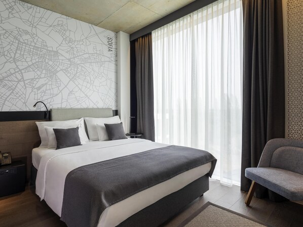 Habitación superior, 1 cama Queen size | Ropa de cama de alta calidad, camas con pillow-top y minibar